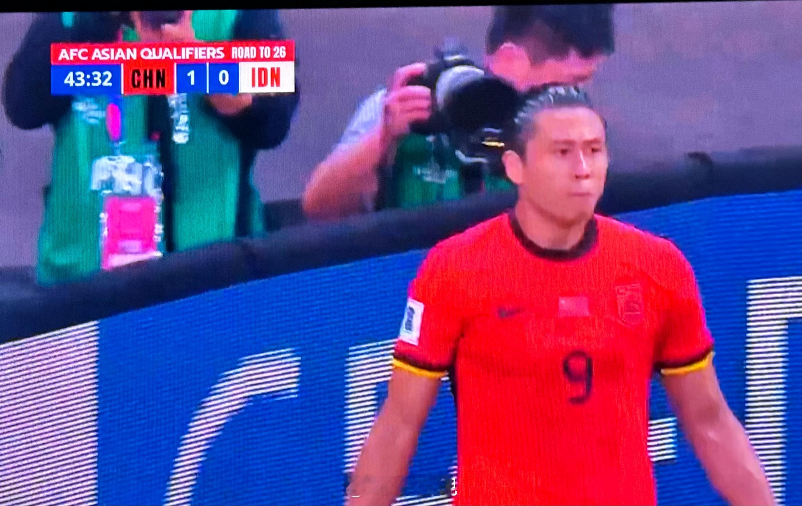 张玉宁打了个死角！国足2-0！！！终于不是上两场的剧本了！#国足vs印尼##张玉