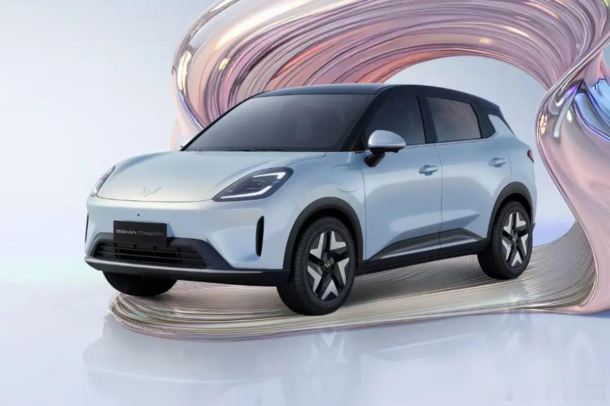 我对缤果S挺有感触：幻彩车漆在阳光下真耐看，暖棕内饰配木纹饰板，质感提升不少。后