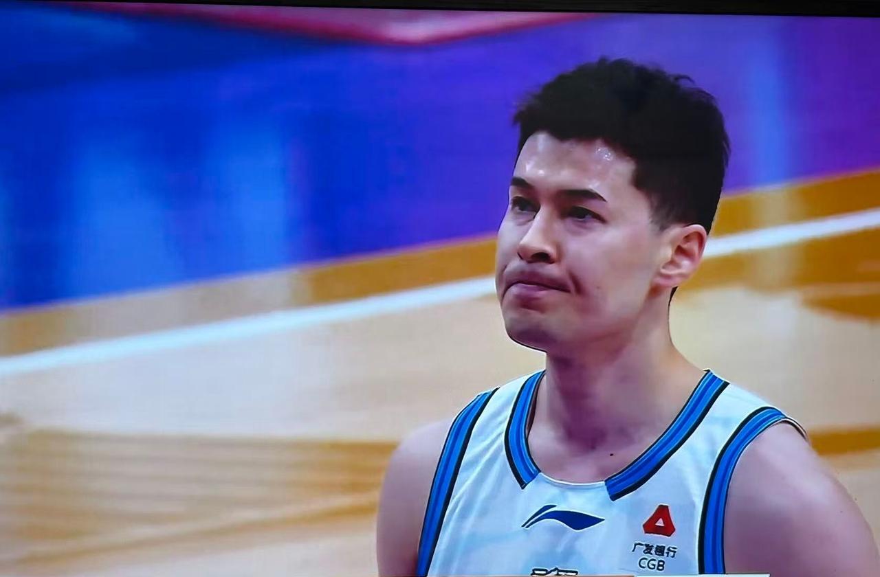 不吹不黑，今日周琦和阿不都沙拉木比赛数据对比
 
周琦：29岁，现役国家队男篮中