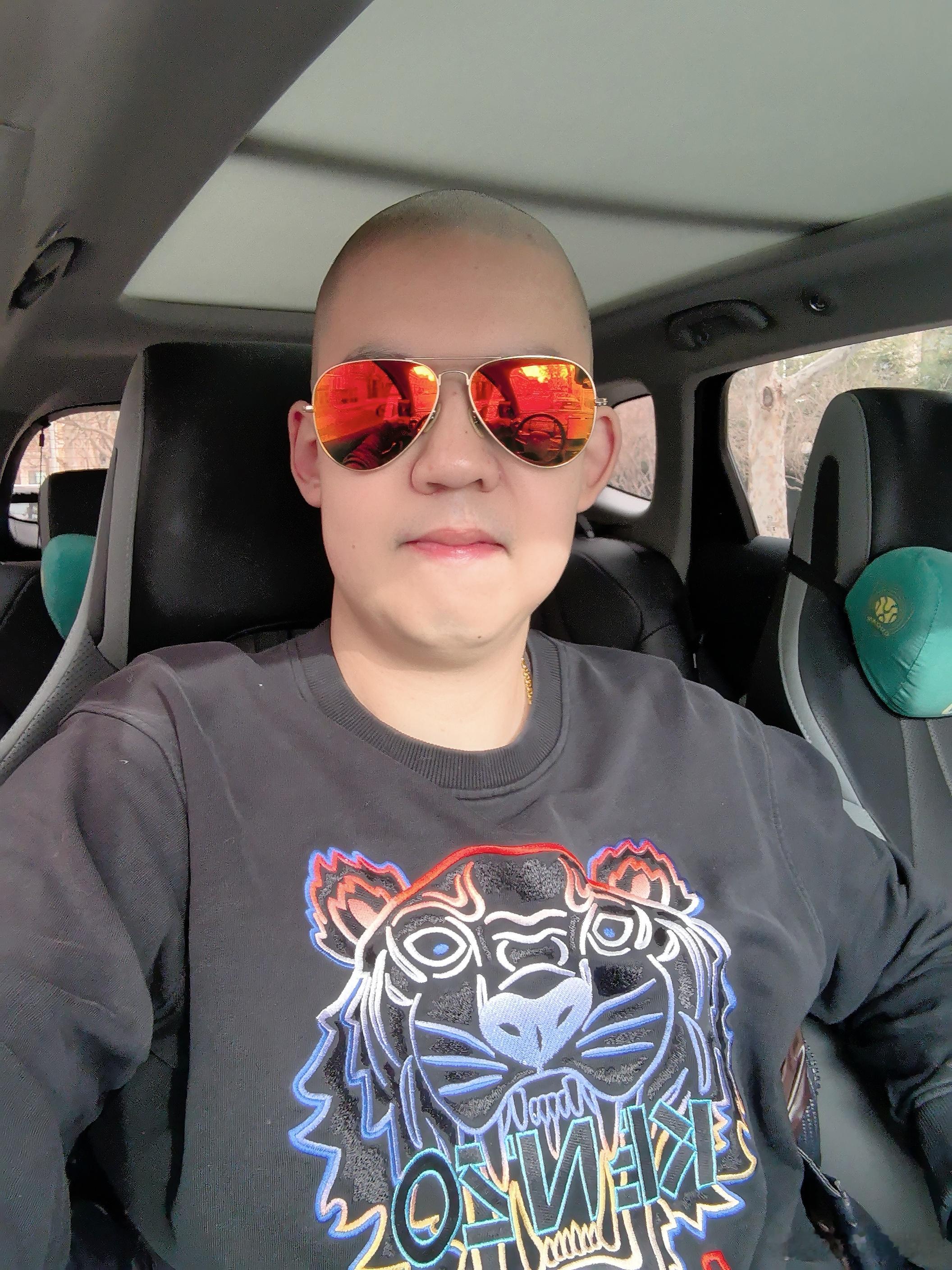 中午好！朋友们！开心快乐每一天！最幸福的北京孩子！  