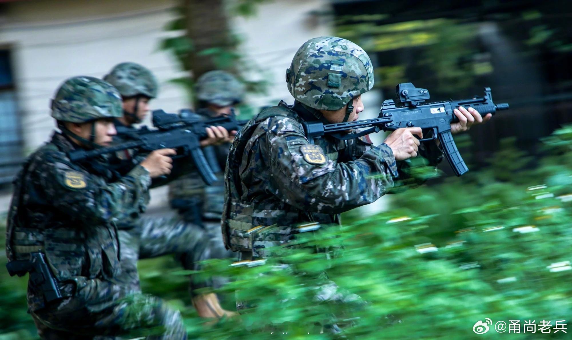 我是一个兵  【强军早报 】军事早知道1、冬日，陆军某旅炮兵分队开展实弹射击训练