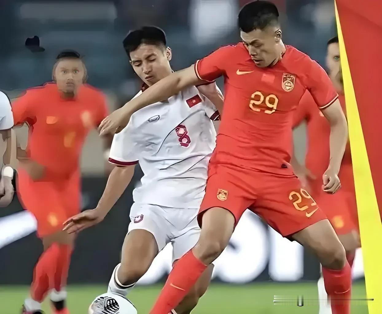 国足终于可以再次报仇了，11月国足国际热身赛对手是越南国家队，上次世预赛10强赛