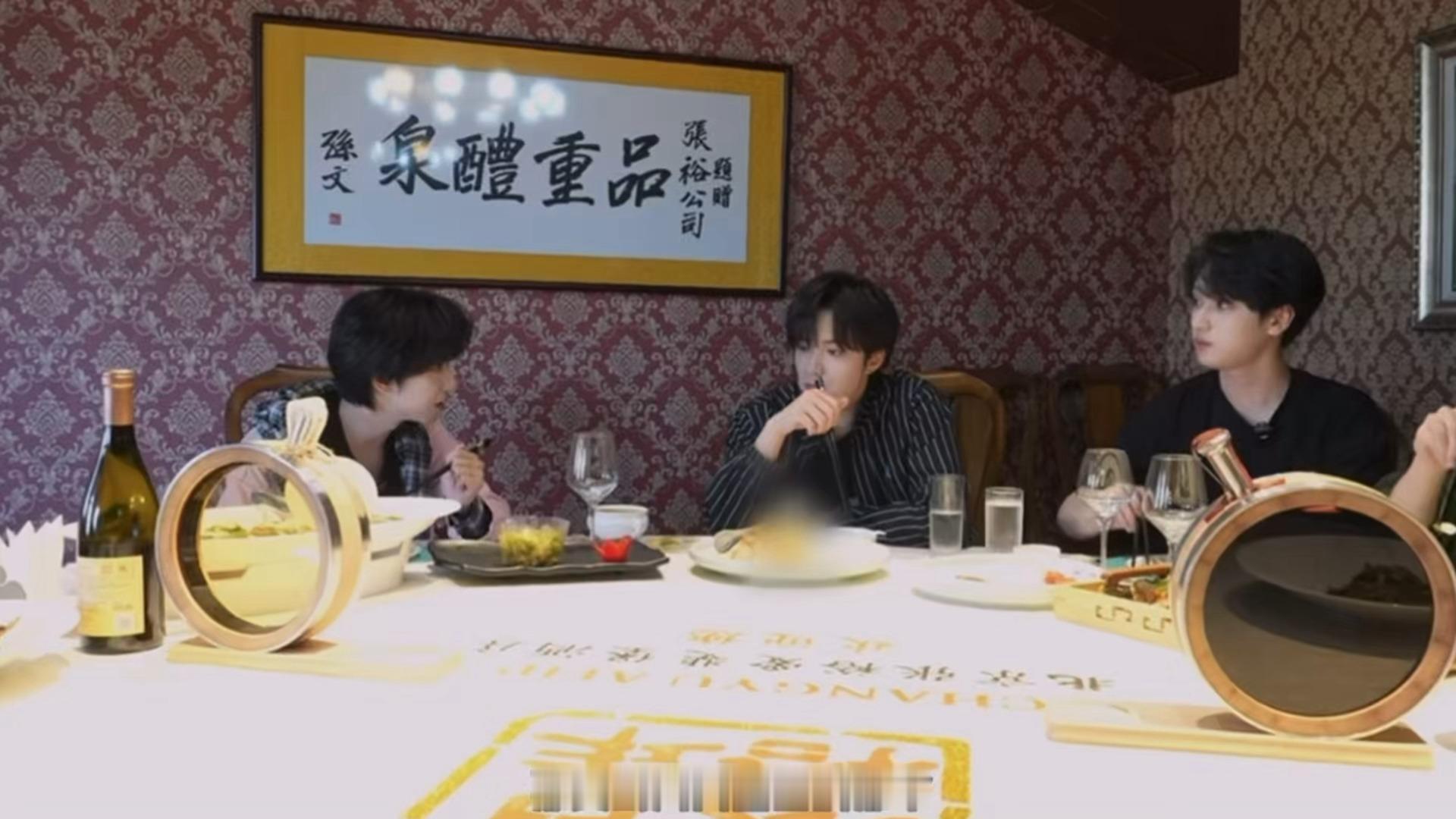 这个美式烤肉到底有多好吃竟然记了这么久还是因为一起去吃的那个人让你流连忘返 