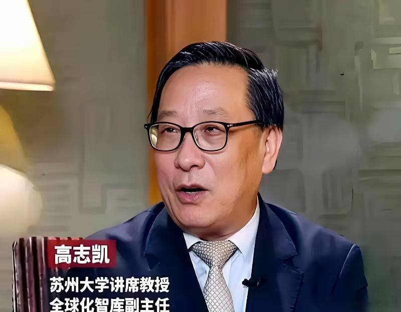 高志凯被一个问题顶在脸上：“你们教西藏人普通话，就是在搞文化灭绝！”话筒几乎戳到