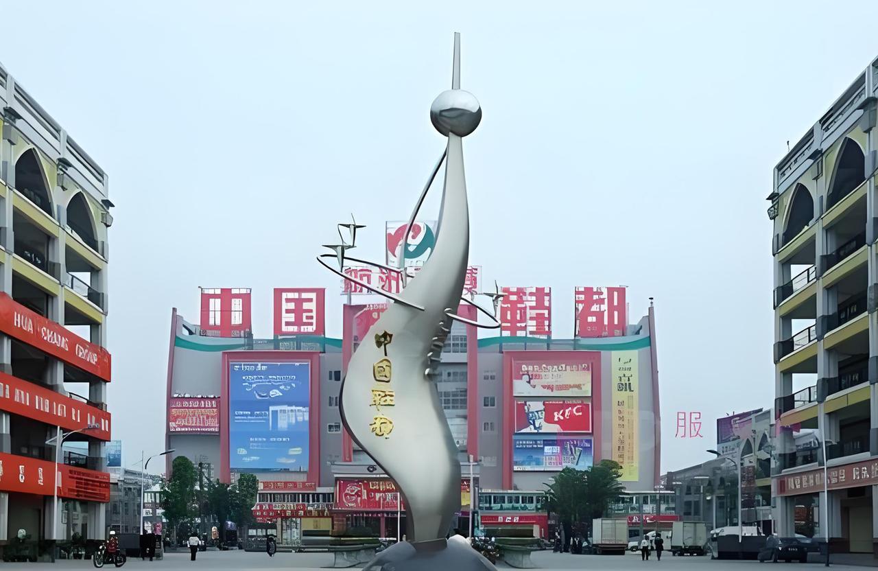 很多人都听说过晋江市陈埭镇是全国有名的鞋都，却不知道陈埭镇的制鞋业为什么会这么繁