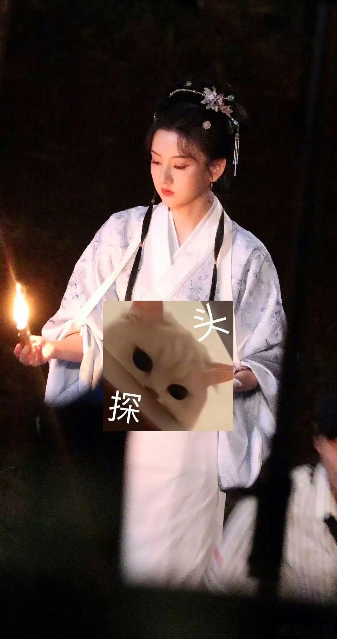 宋祖儿甄嘉芙蓝衣路透宋祖儿表妹万福甄嘉芙蓝衣路透 ​​​