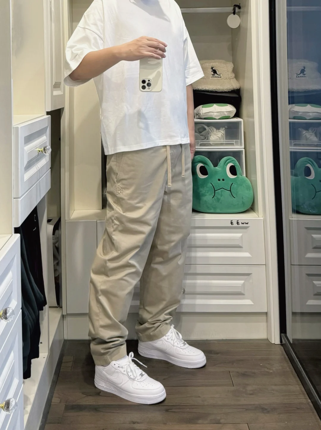 百搭小白鞋｜卡其裤穿搭
