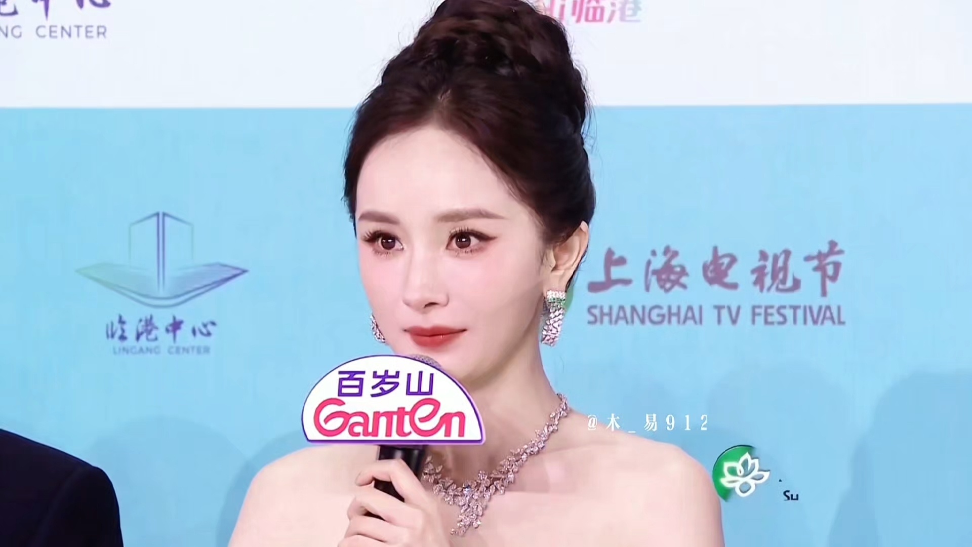 杨幂 绿瓷美人啊啊啊 宝宝好乖好萌啊！ 