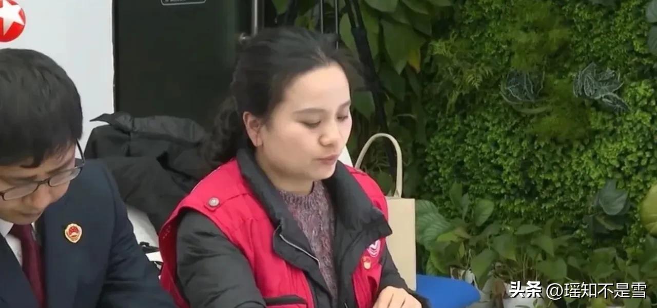 上海普陀区，女儿请来保姆，照顾患阿尔兹海默症的母亲，不料7年后，53岁女儿也被确