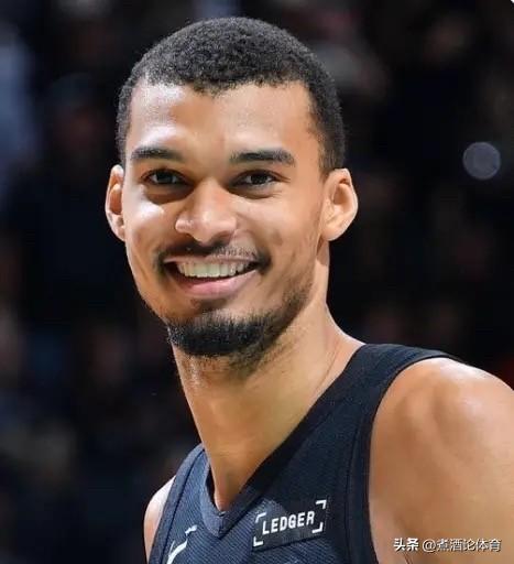 26战24胜2负，马刺以近乎碾压的姿态完成蜕变，而文班亚马正是这支球队脱胎换骨的