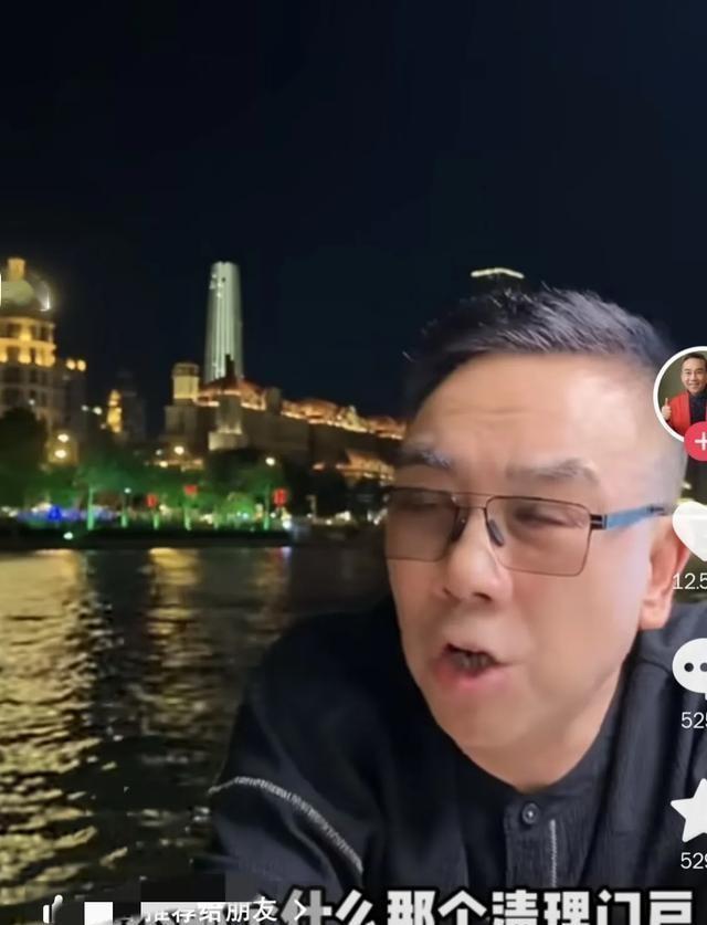 大家都知道,侯耀华说了句话搞得德云社里头闹得不可开交。杨议本来是好心,想给郭德纲
