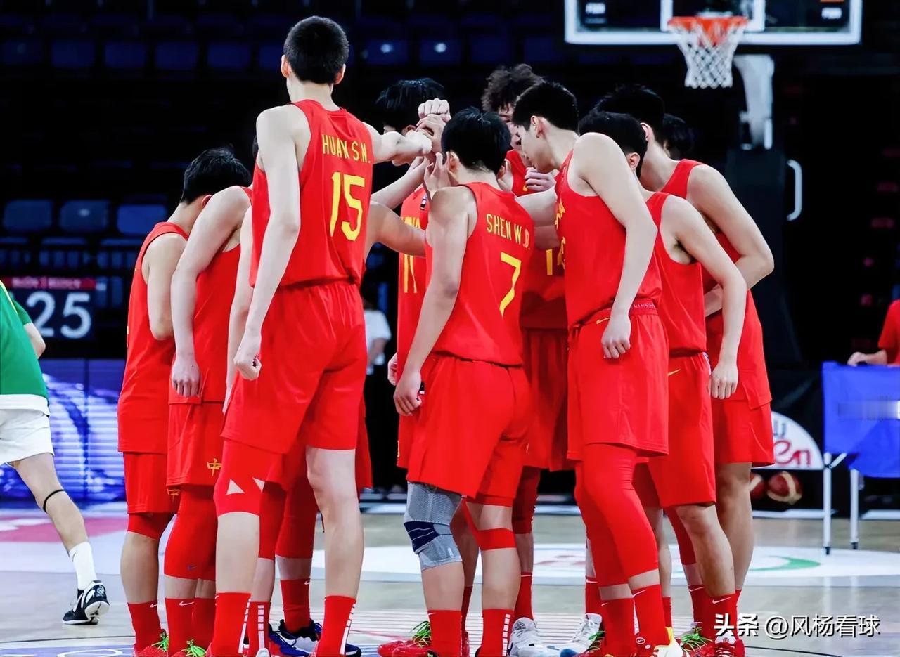 太可惜了！中国U17男篮70-76不敌立陶宛U17，看看数据分析谁应该背锅！
傅