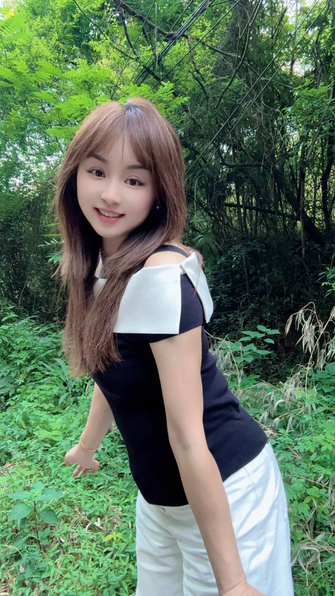 🌆 杰哥晚饭后带我把傍晚的光裁成碎片，装进相册，也装进口袋。镜头定格...