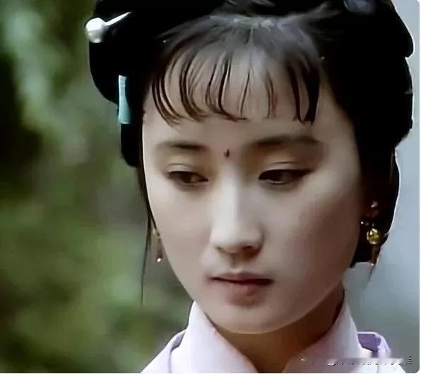 《红楼梦》中同样是愁眉苦脸的香菱，新版和旧版版天差地别。