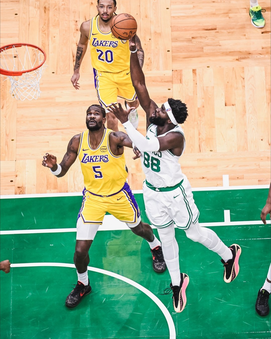 凯尔特人图库 对阵太平洋赛区全胜，凯尔特人再次解锁一个不大不小的新成就！☘️凯尔