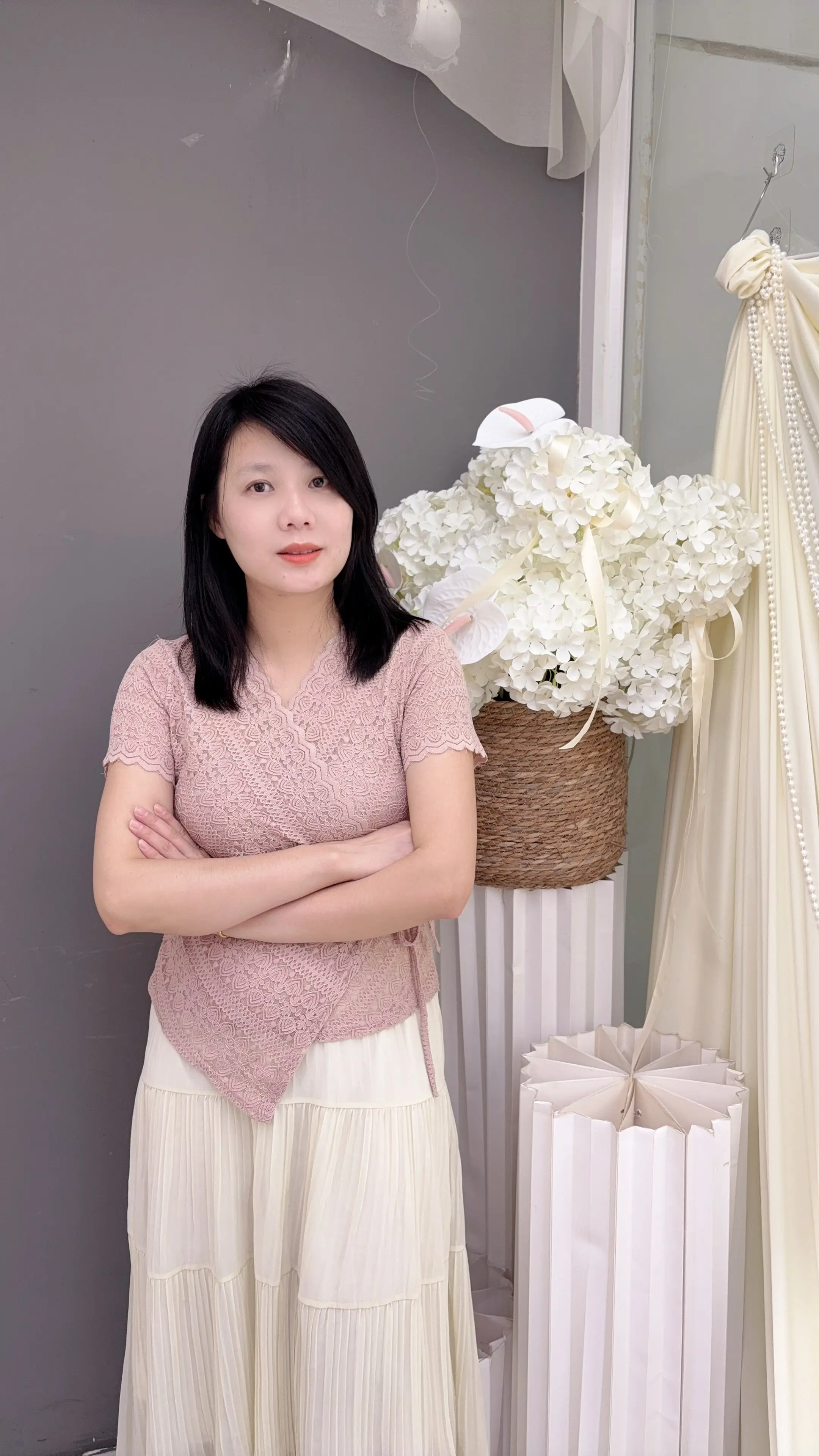 生活太苦，能否叫我一声靓女，让我迷失一下自我？
