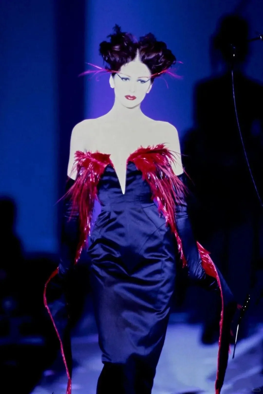 寻找秀场上的美｜Thierry Mugler 1997