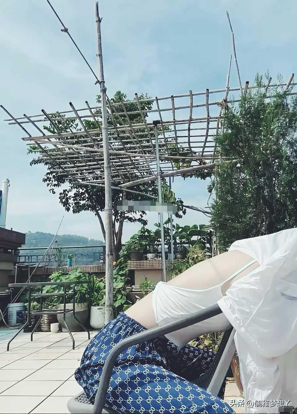 她说她是晒黑的，还有人不信吗