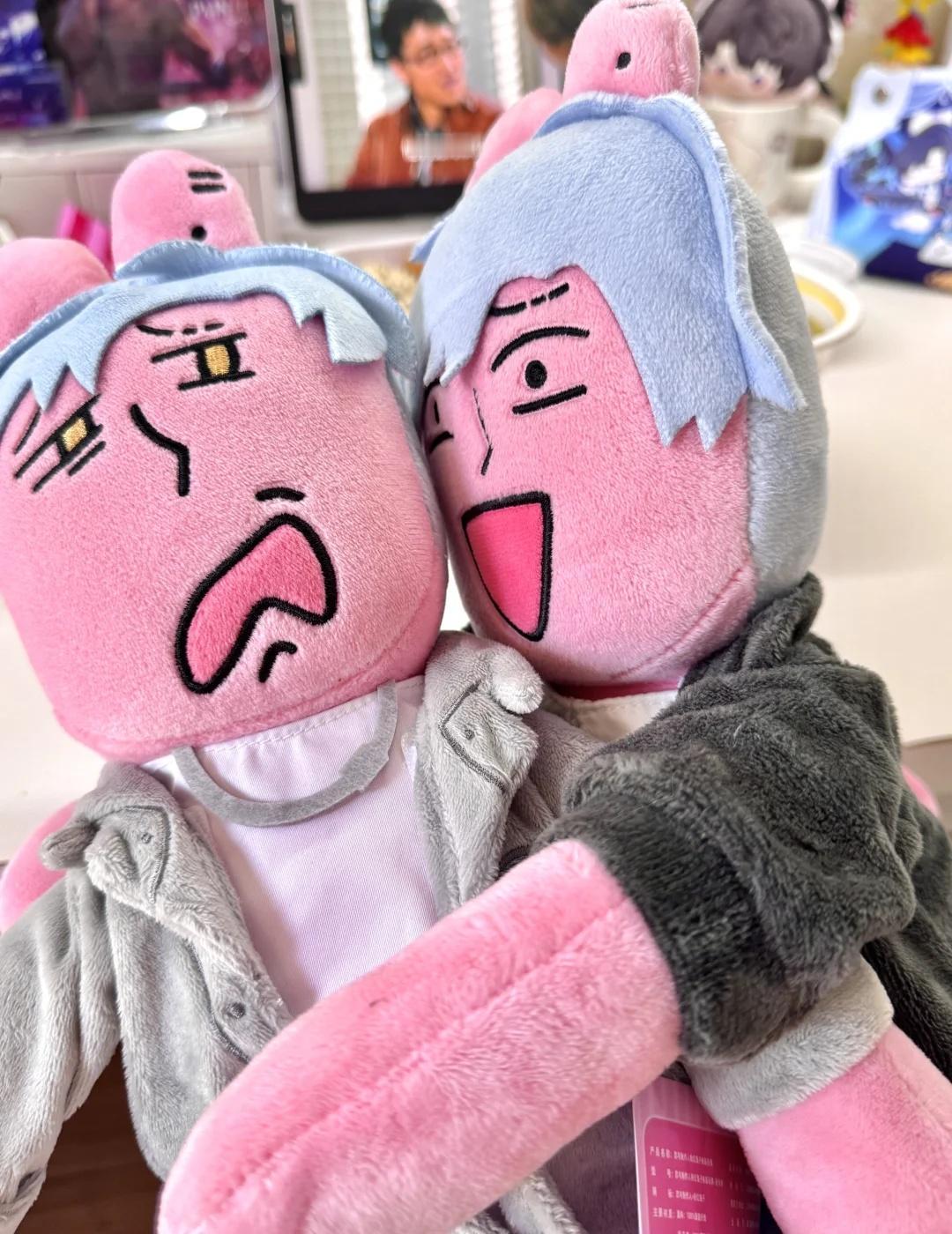 兄弟抱一下🫂
凌肖 凌肖粉红兔子 不行了太好笑了😆