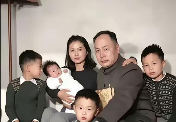 陈毅元帅这张罕见全家福，藏着最朴素的家风：不拼爹，只靠己！

谁说巾帼不让须眉？