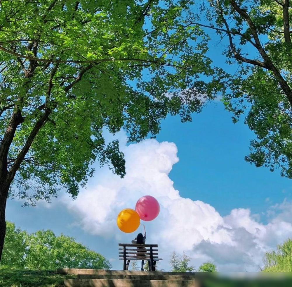 我爸真是人间清醒。出嫁时他就告诉我：婆家有红白喜事、生病住院，就通知他们，该到场