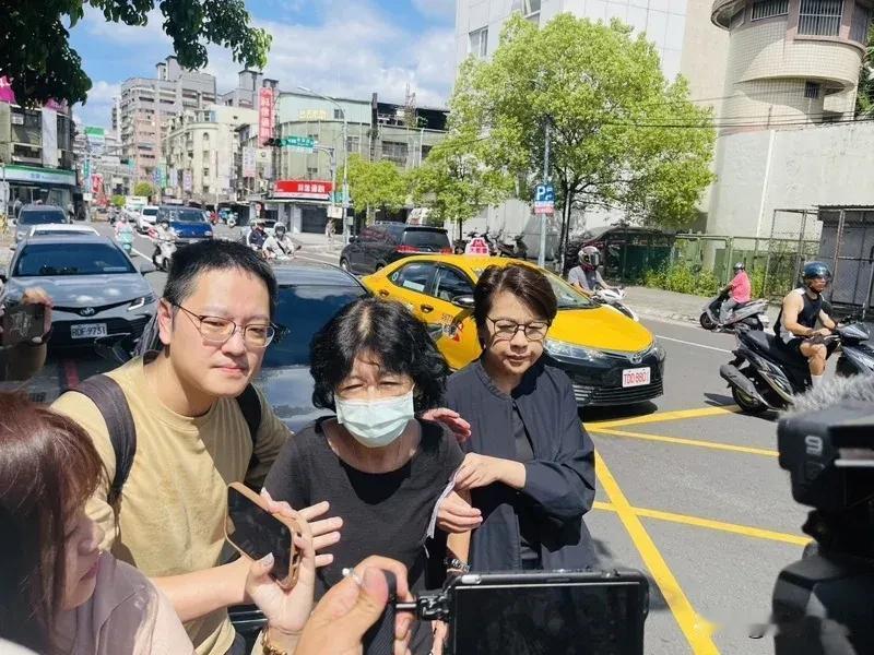 全力捍卫柯文哲清白！陈佩琪“请假到退休” 再也不看诊

柯文哲妻子陈佩琪原定9月