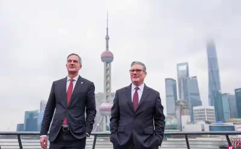 果然，手握23亿的斯塔默，抵日后全程敷衍，看不上高市的三瓜两枣

1月31日，结