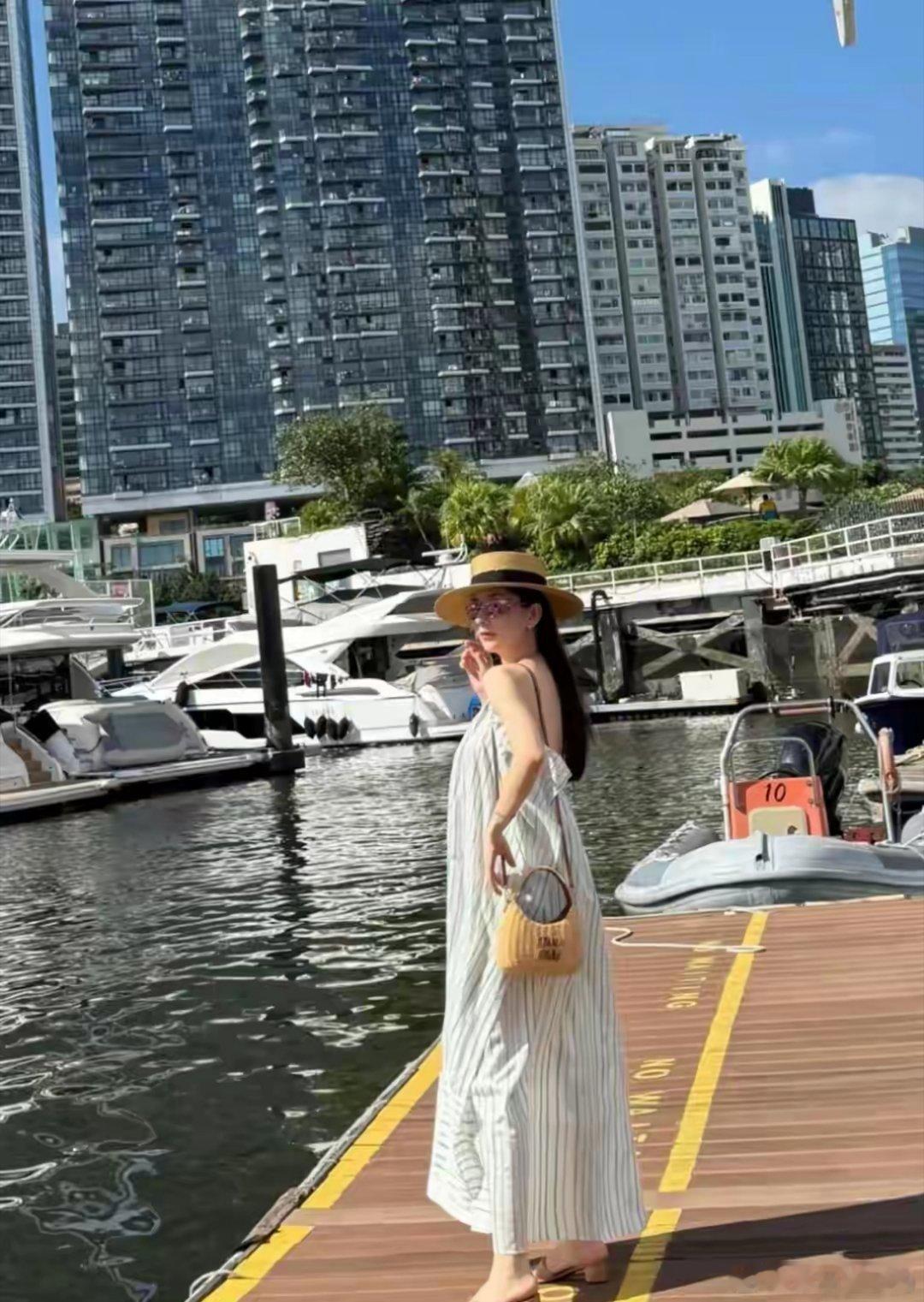 郭富城妻子晒生活碎片照, 方媛怀三胎仍身材纤细, 肤白貌美贵气十足 ​​​