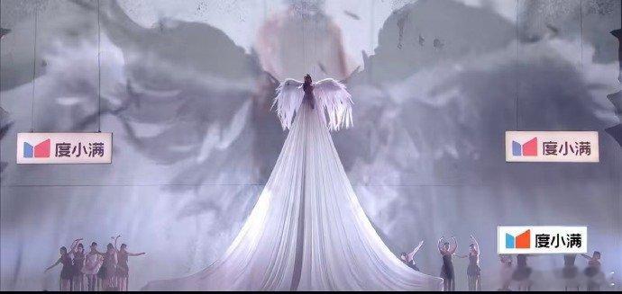 大艺术家舞台给到一个夯 大艺术家slay全场一公舞台杀出高光时刻！姐姐们力量感满