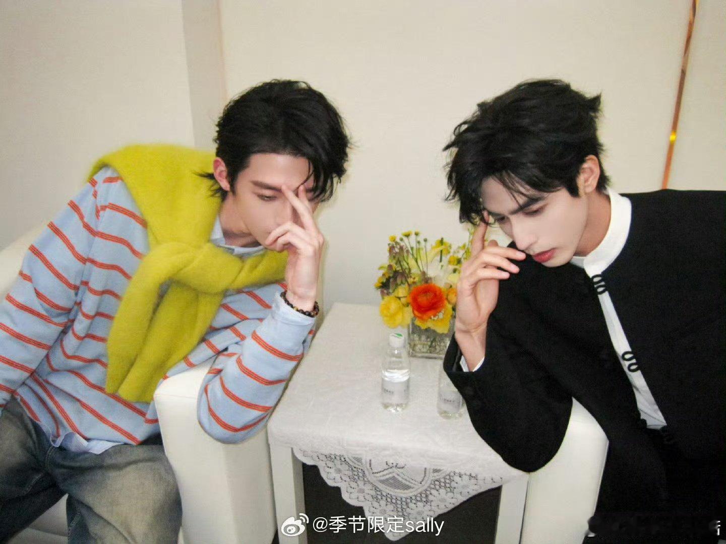 宋威龙赖伟明同框合照 剧里是让聂曦光左右为难的情敌，剧外是宋威龙把赖伟明当亲弟护