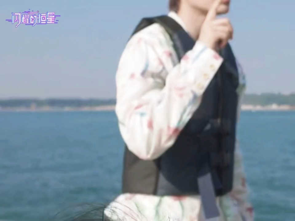好像家庭dv哦[抱一抱] （p1小🐟镜头就拍着你，你找什么镜头[吹风车] 