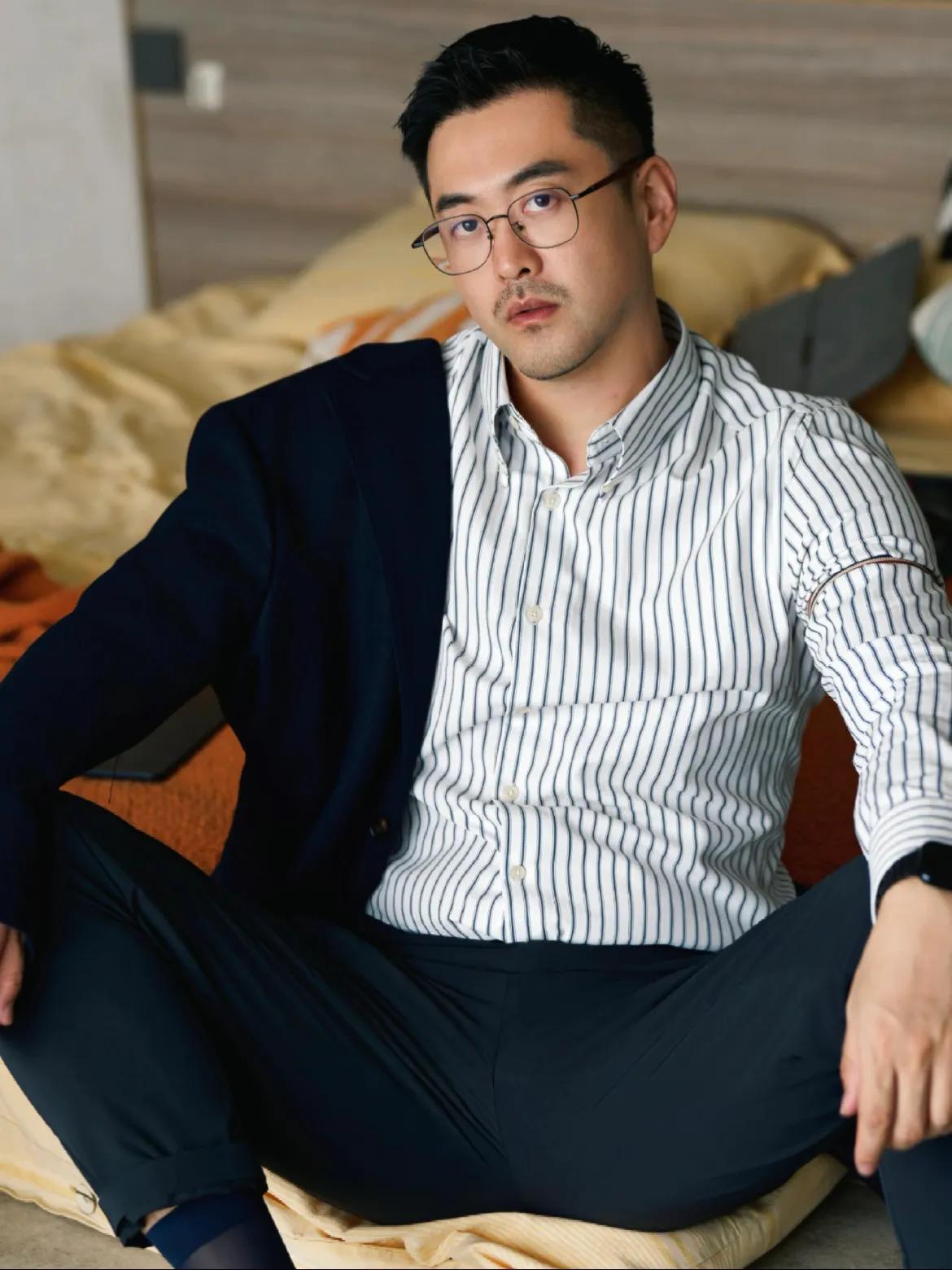 时代可以成就一个人
也可以摧毁一个人…
如果你醒来太慢，干脆不用醒来，
打败你的