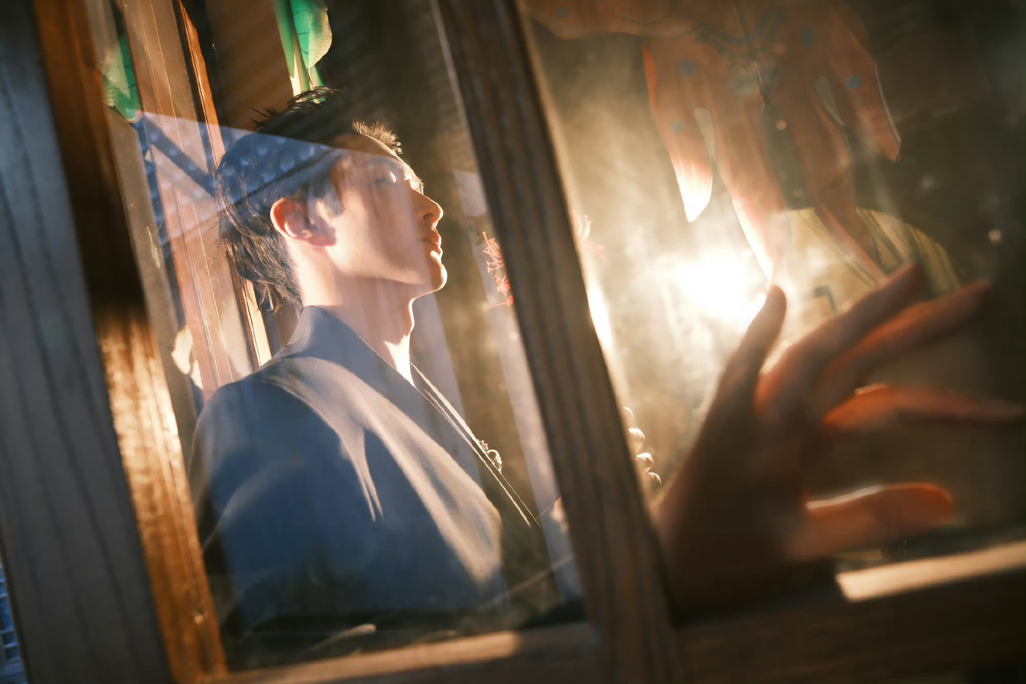 高伟光会发光的名品美貌，闪闪发光，熠熠生辉，就是神一样的存在