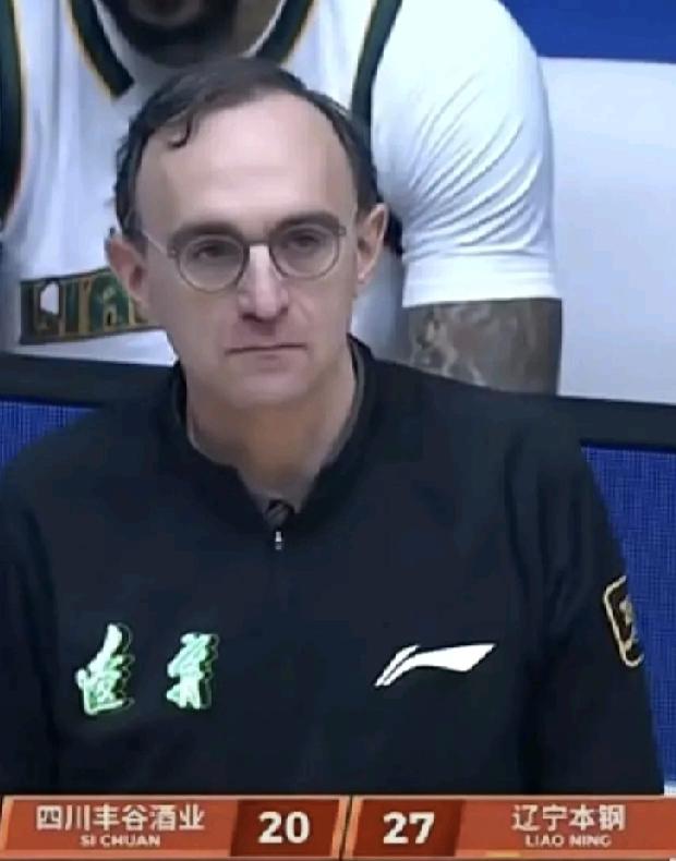 今晚乌戈用一场大胜，回应了球迷们的期待。
你还别说，乌戈洛佩斯在用人方面还真是个