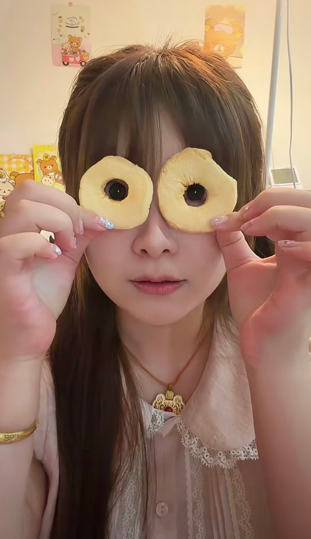 又和你们聊嗨了！谢谢老婆们支持我直播特别开心特别幸福！！某笨蛋给自己吃美了 完全