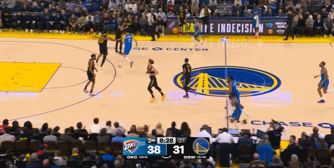 香！理查德完成抢断反击一条龙！
在今天NBA常规赛勇士对阵雷霆的第二节比赛中，理