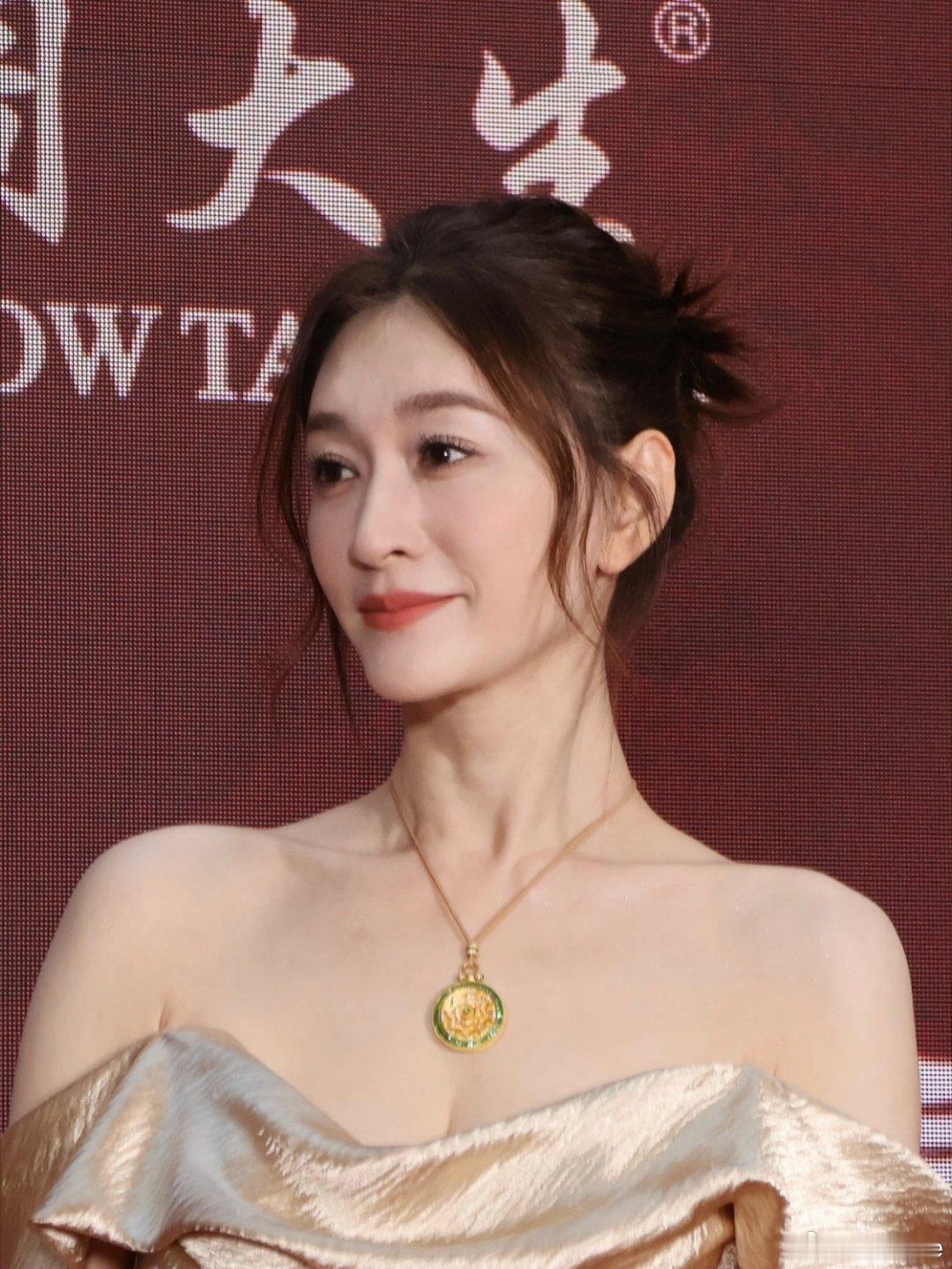 李小冉官宣离婚热点观点情感热点创作激励计划 李小冉官宣离婚，很多人第一反应，这又