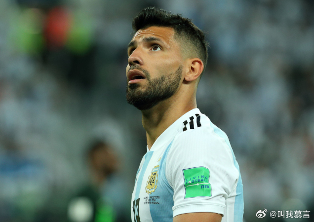 3月31日讯 据西班牙媒体Eldesmarque报道，阿根廷传奇前锋阿圭罗在一场