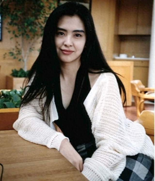 王祖贤大粉脱粉：我们爱的，从来只是荧幕幻梦