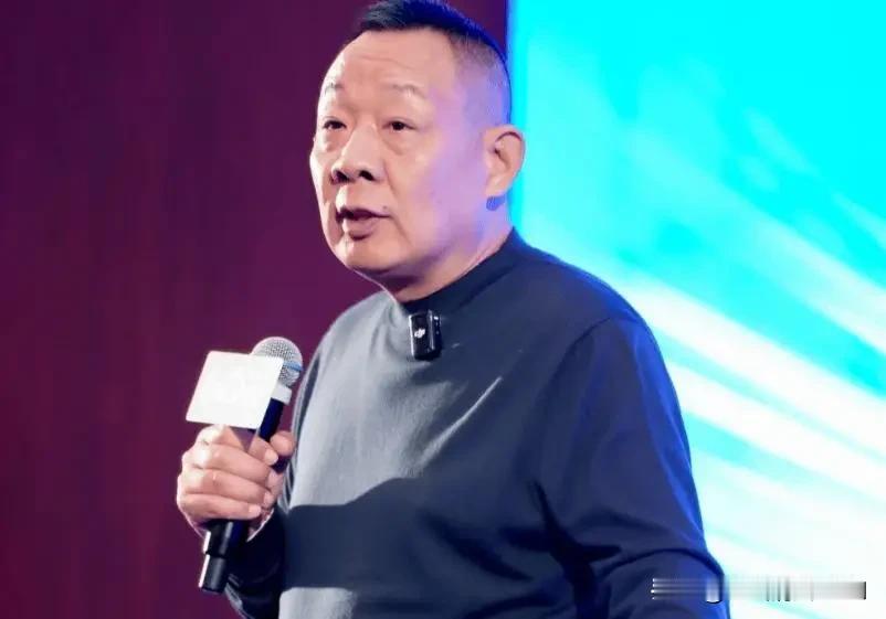 河南超市标杆胖东来，将最近推行新员工“4年不续签”制度，本质是将其打造成一所“社