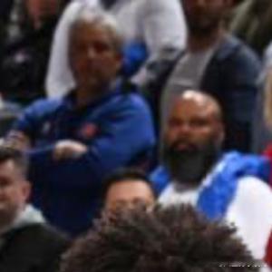 NBA  5月14日，NBA东部半决赛G5，活塞113-117不敌骑士，大比分2