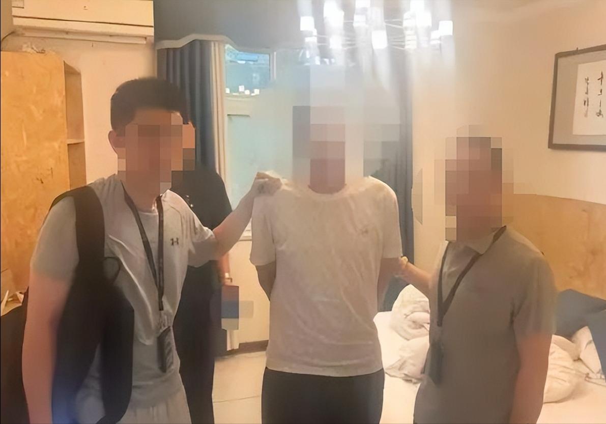 浙江杭州，男子谈恋爱了，对象是个清纯的小甜妹，男子恋爱脑将女友宠的不行，只不过二