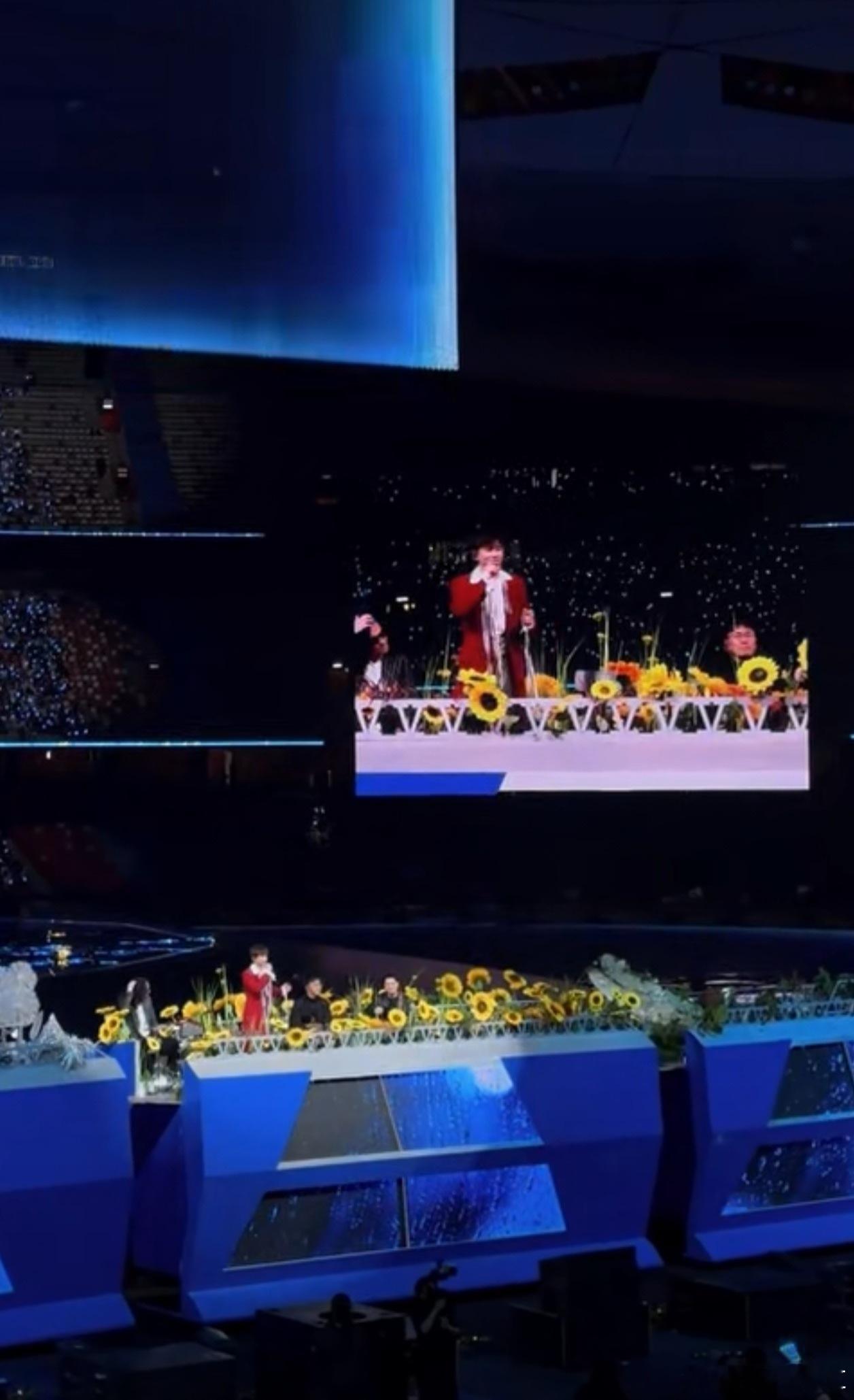 我门票车票都准备好了，就等杰哥一声令下冲上台！抽我准没错！张杰别抽他了抽我张杰现