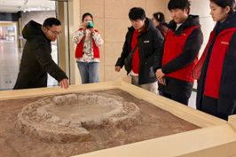 秦岭笑谈 在文化强国建设纵深推进、中华优秀传统文化“两创”实践走深走实的时代背景