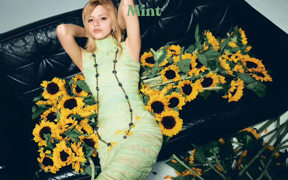 Becky Armstrong｜Mint Thailand🌻Becky Arm