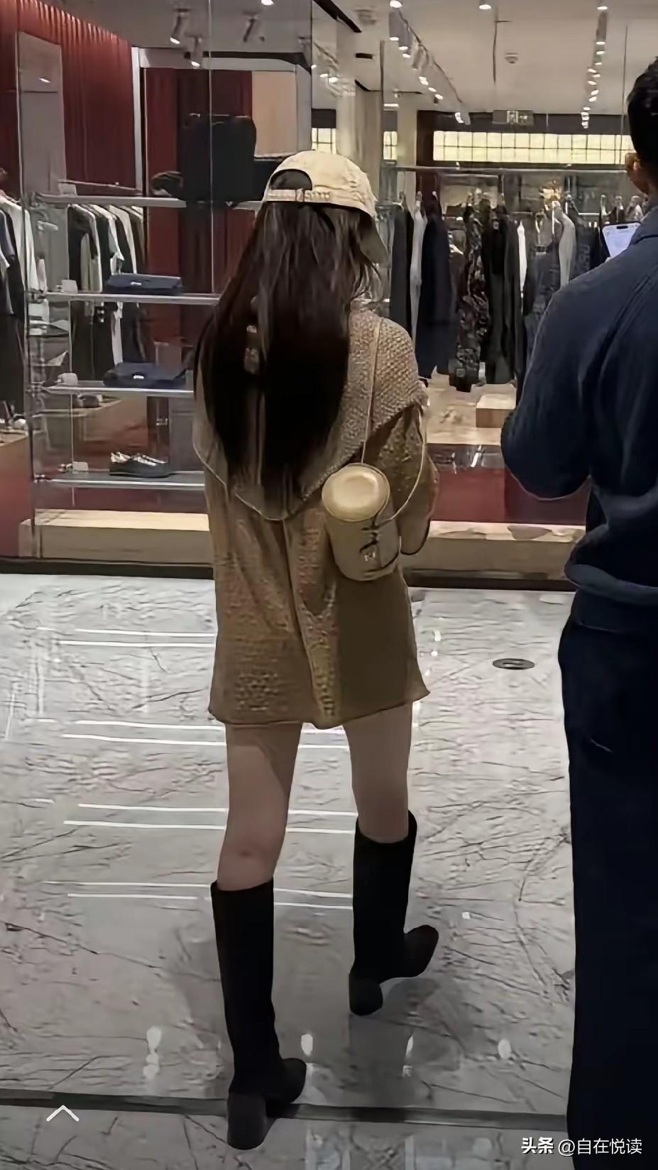 毋庸置疑
马筱梅此刻的人生
已经达到了顶峰的高光

她一嫁湾湾高富帅
二嫁大陆富