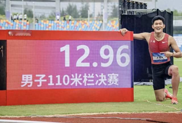 20岁陈圆将夺110米栏金牌，中国等了八年，他赛前憋着一口气