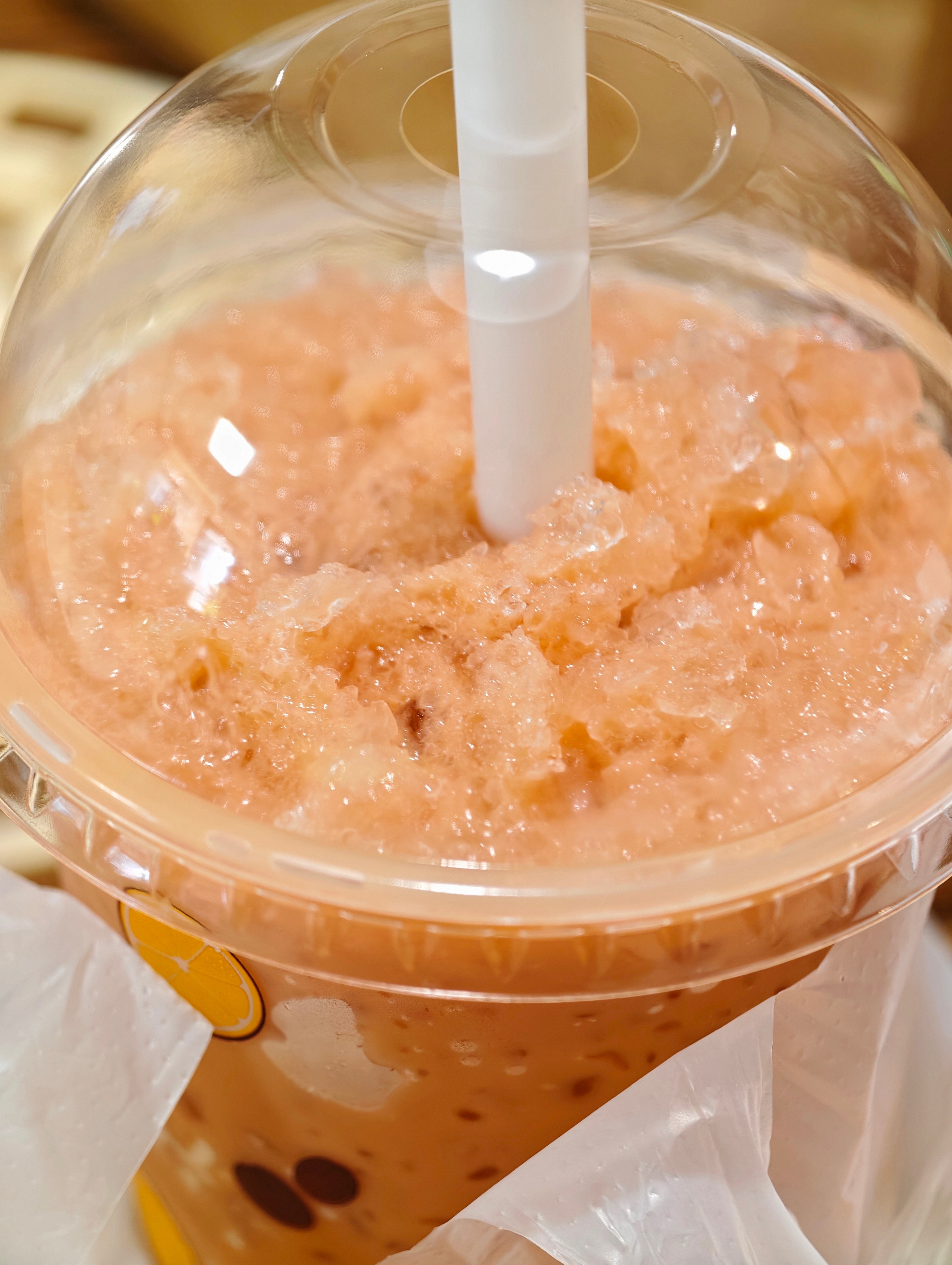 怎么形容这个麦门「泰会浪」鸡排堡呢？大家吃过咖喱鸡…吧？就是这个味道，如果鸡不是