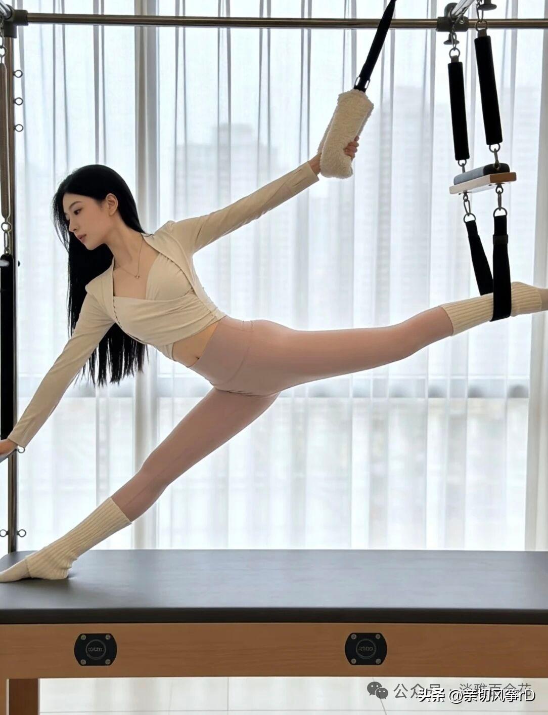 优雅伸展，尽享身心平衡的美好时刻🧘‍♀️✨什么样的标准堪称是美女 你认为最有气