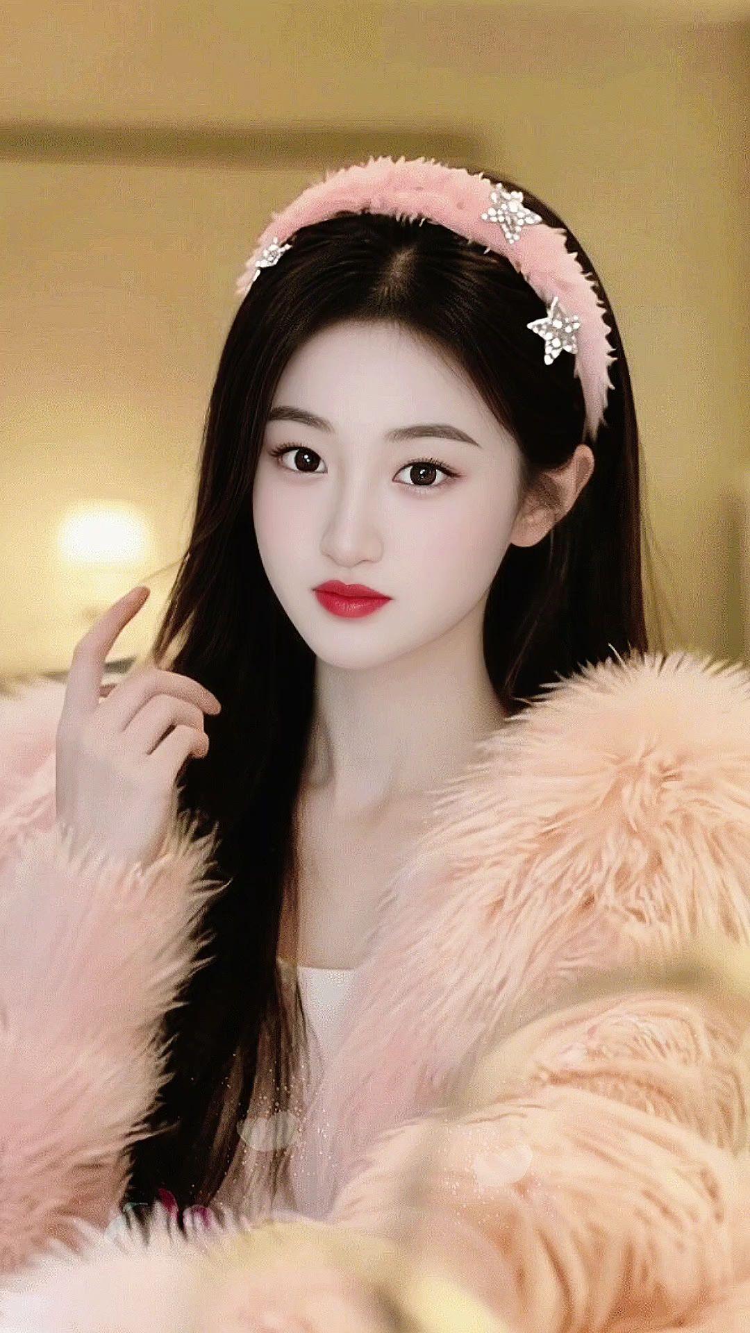 粉粉嫩嫩的公主氛围感 今日份心动瞬间 日常自拍分享 主打一个甜美风格 温柔风